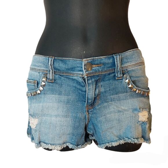 Womans Charlotte Russe Distressed Shorts size 4 - Picture 3 of 15